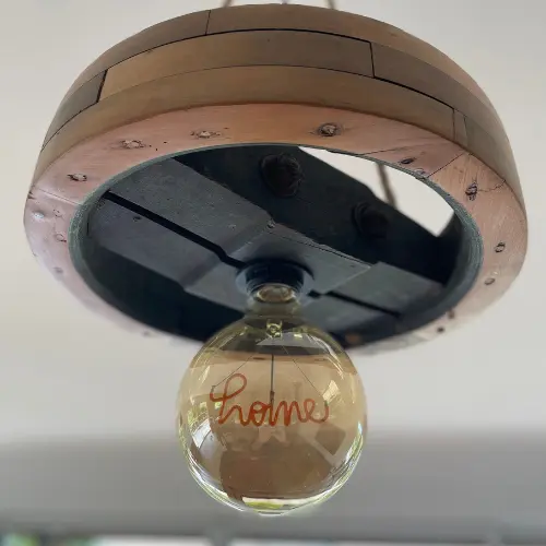 lampe moderne en bois